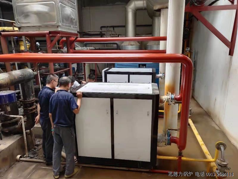 700KW1吨冷凝燃气模块锅炉房